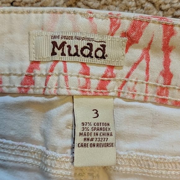 Size 3 Shorts - Picture 3 of 4